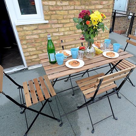 2 Bed Terraced Flat Piccadilly Line Lägenhet London Exteriör bild