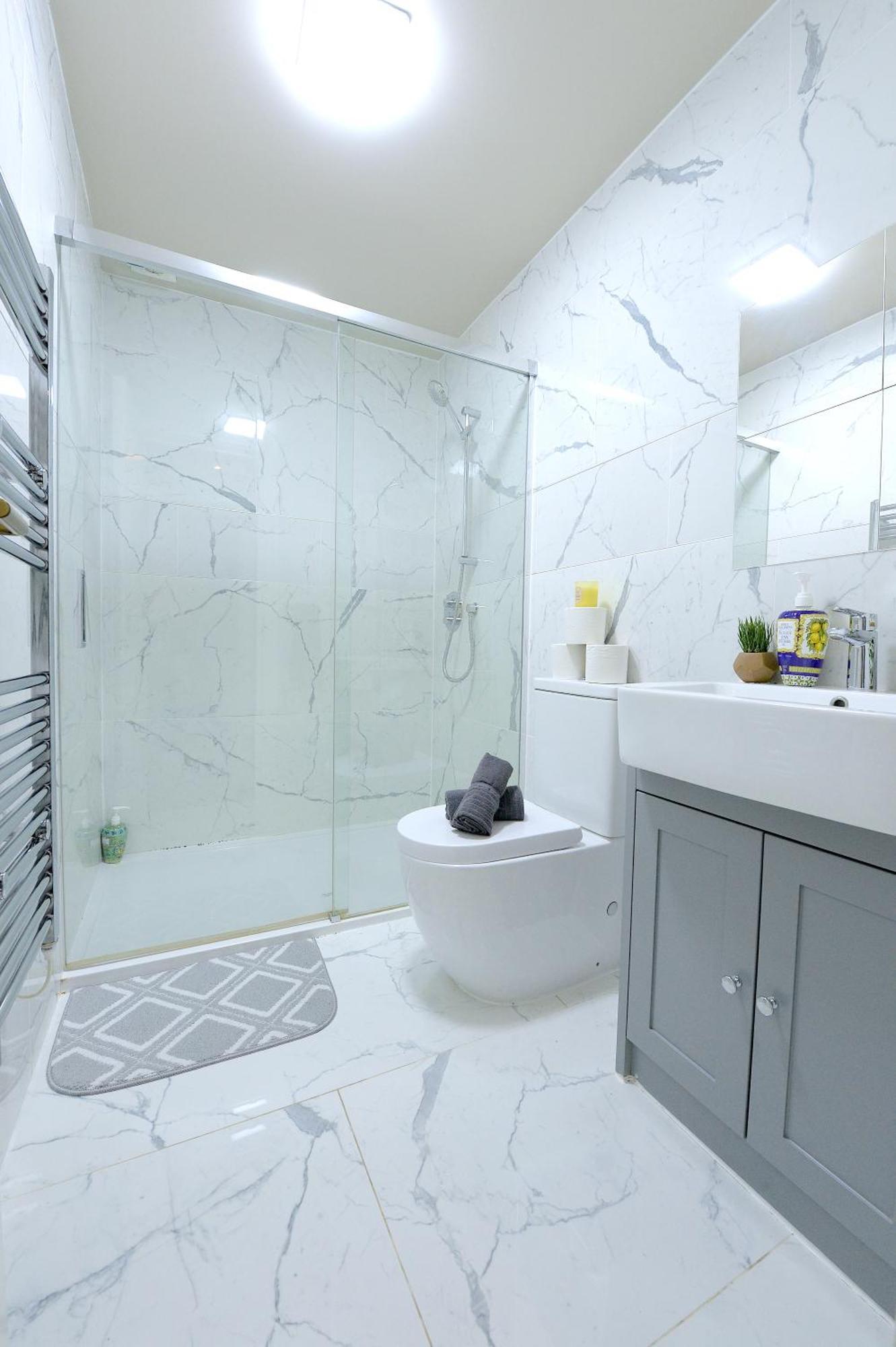 2 Bed Terraced Flat Piccadilly Line Lägenhet London Exteriör bild