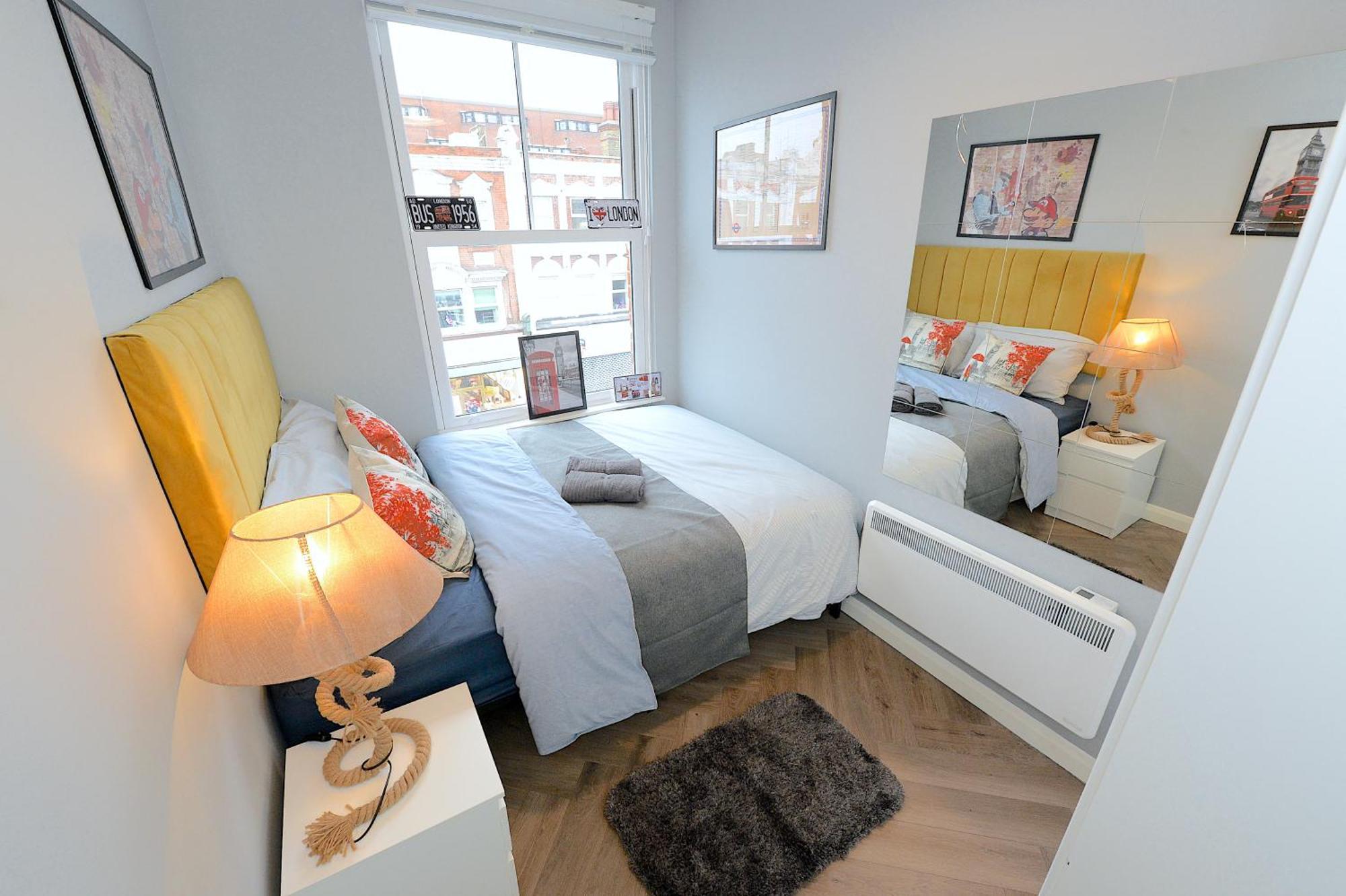 2 Bed Terraced Flat Piccadilly Line Lägenhet London Exteriör bild