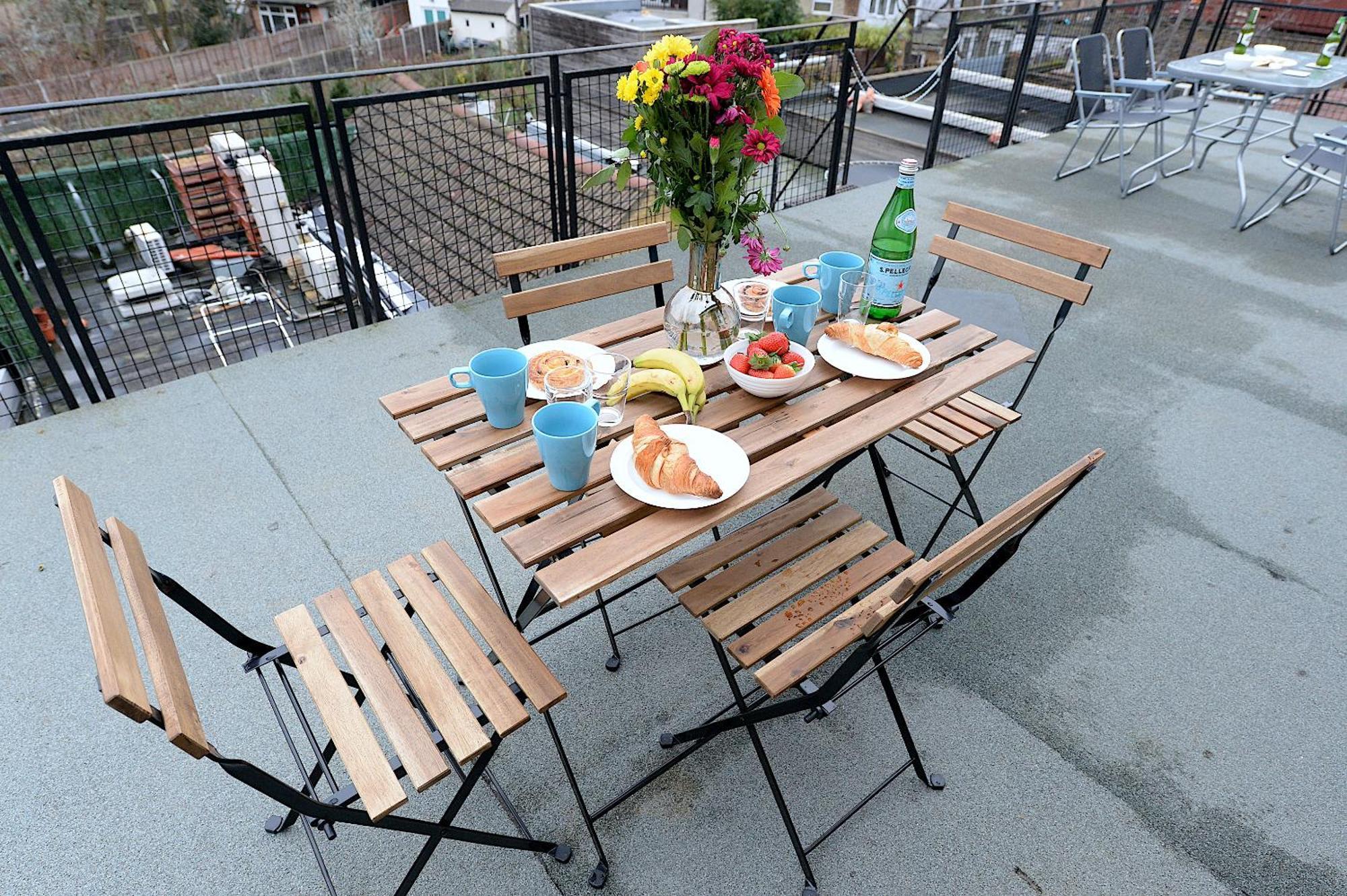 2 Bed Terraced Flat Piccadilly Line Lägenhet London Exteriör bild