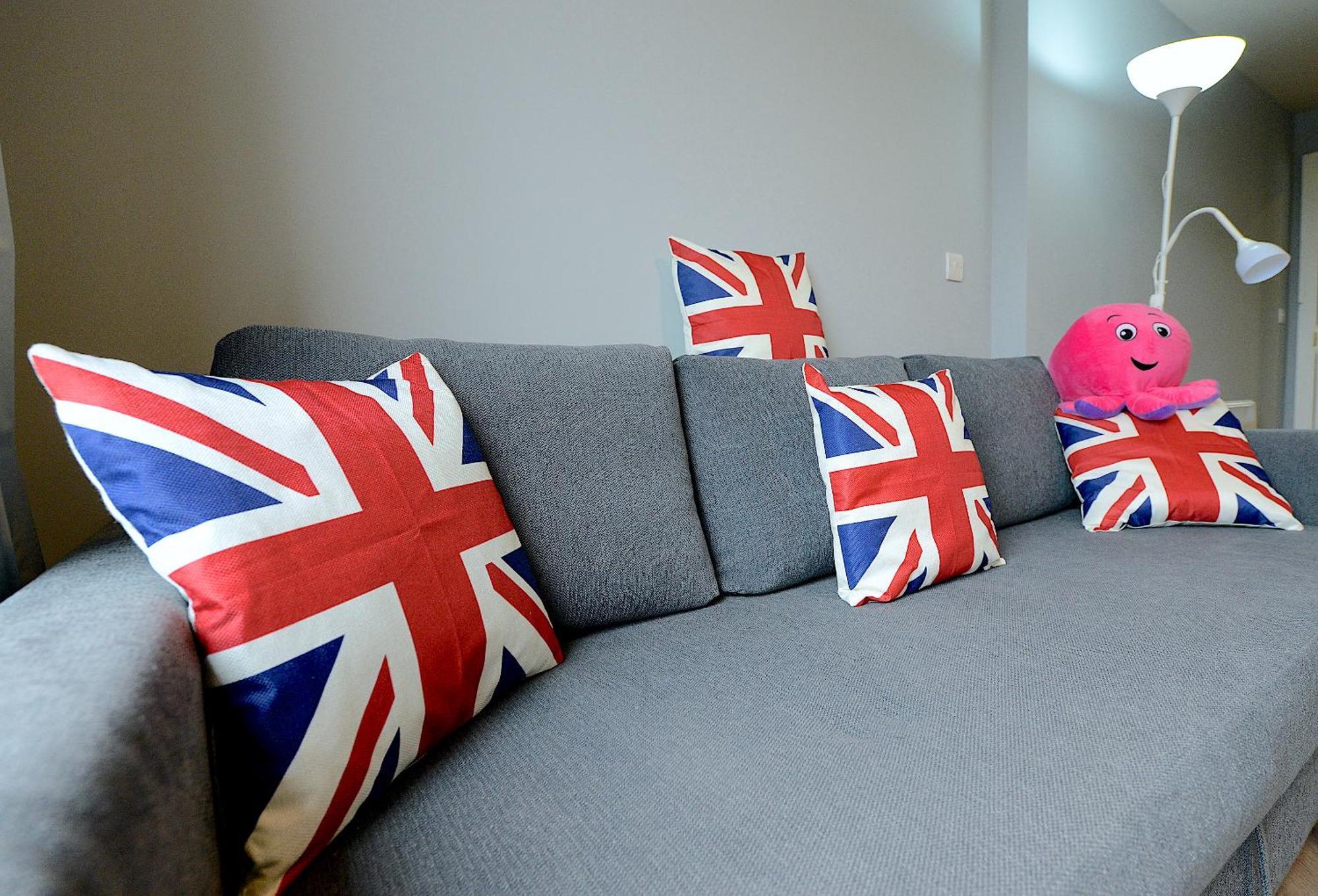2 Bed Terraced Flat Piccadilly Line Lägenhet London Exteriör bild